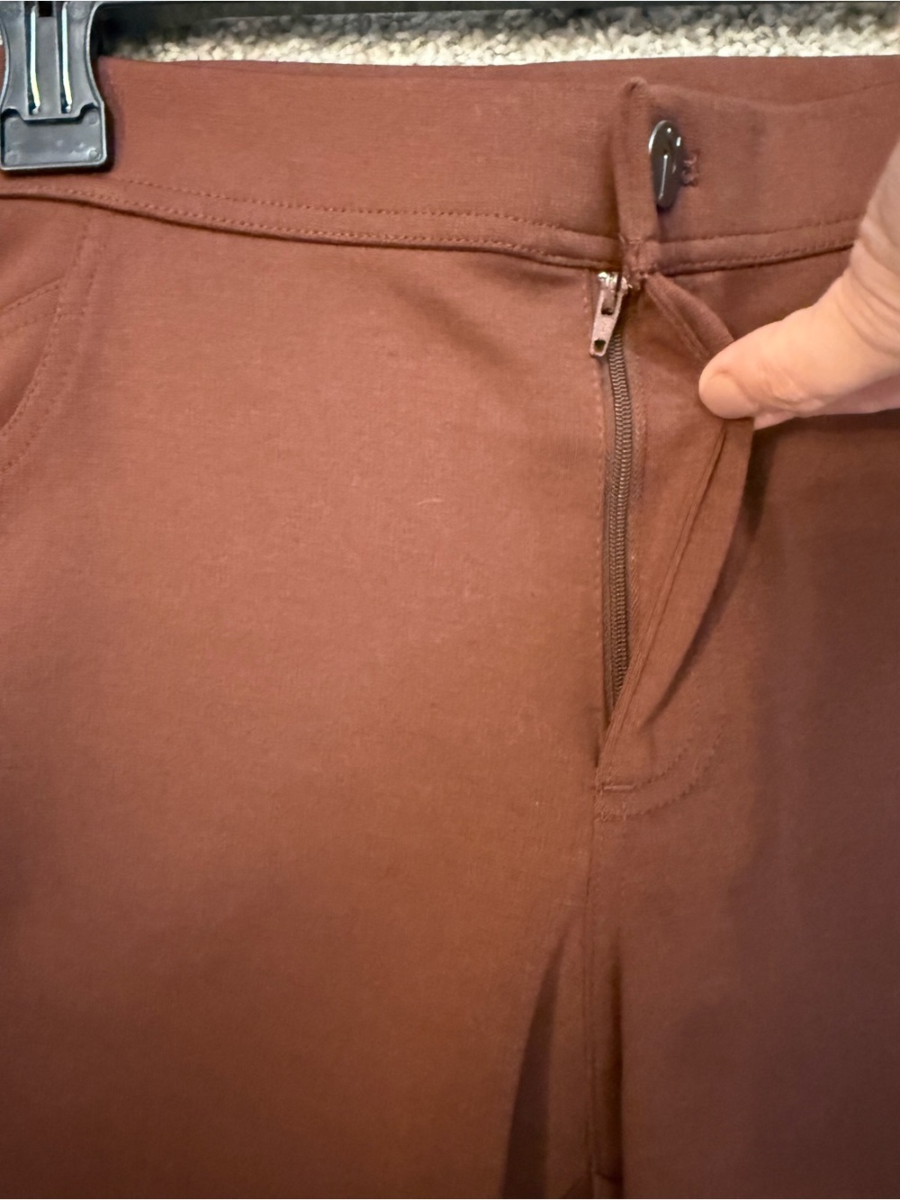 Simply Vera Vera Wang Skinny Pants L Rust
Brown Stretch Work Pants NWOT - Picture 3 of 11